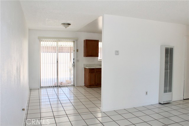 Detail Gallery Image 3 of 22 For 1100 Bryce Ln, Barstow,  CA 92311 - 3 Beds | 1/1 Baths