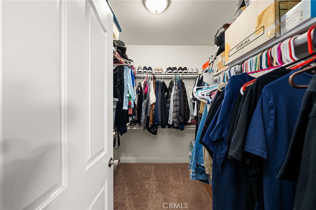 https://media.crmls.org/medias/29185a4f-a2a5-413a-8167-7fe122db9f0e.jpg?preset=X-Large