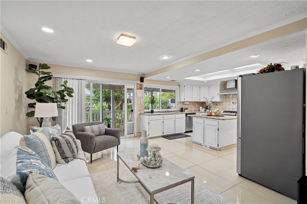 MLS #OC25267288 image #11