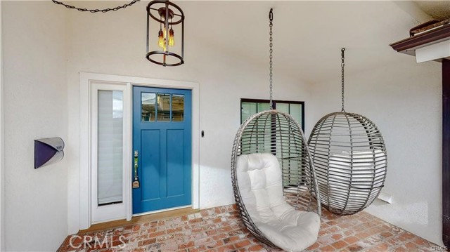 Detail Gallery Image 4 of 50 For 3119 Mesa Verde Dr, Burbank,  CA 91504 - 4 Beds | 3 Baths