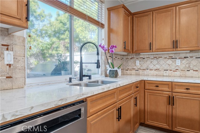 Detail Gallery Image 14 of 70 For 18571 Amalia, Huntington Beach,  CA 92648 - 5 Beds | 4/1 Baths