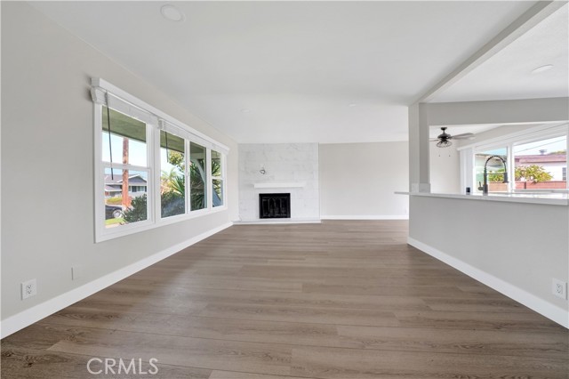 834 S Oakhaven Drive, Anaheim CA: https://media.crmls.org/medias/2919fef3-7bef-4ca0-b1ed-9ad5f01dc691.jpg