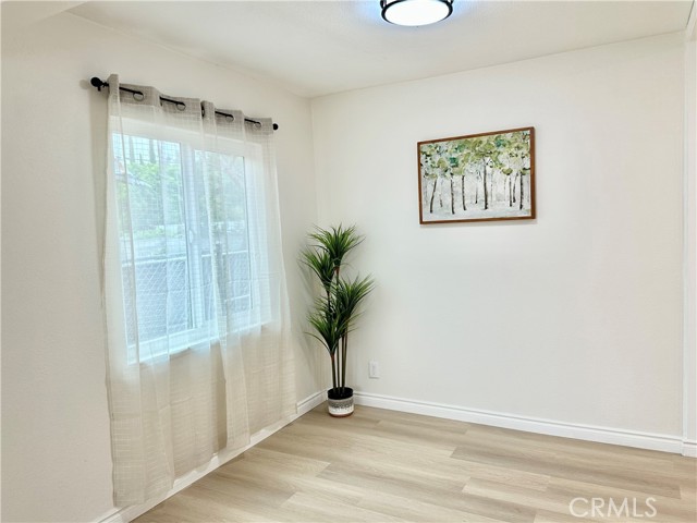 Detail Gallery Image 4 of 21 For 1439 Sheridan Rd, San Bernardino,  CA 92407 - 4 Beds | 2 Baths