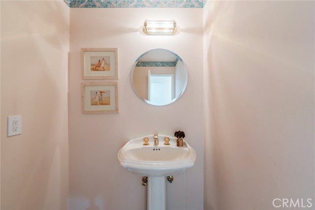 27659 Flaming Arrow Drive, Rancho Palos Verdes CA: https://media.crmls.org/medias/291a9a12-6c96-49ff-8ce3-5c309c287315.jpg