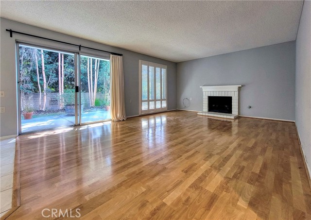 Detail Gallery Image 6 of 33 For 5523 via La Mesa #C,  Laguna Woods,  CA 92637 - 2 Beds | 2 Baths