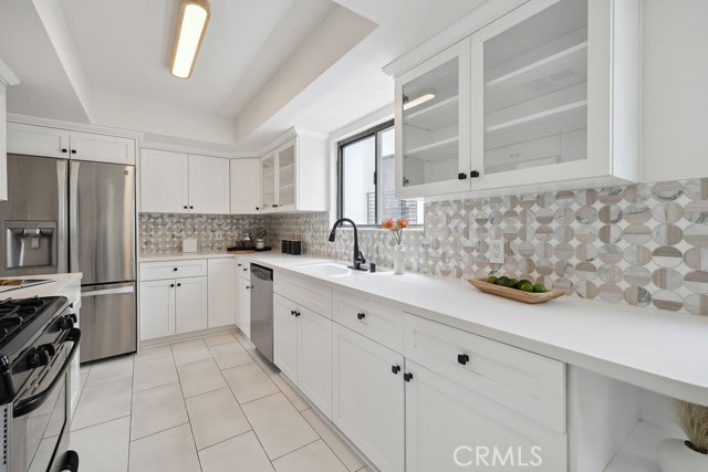 Detail Gallery Image 15 of 39 For 6101 Fulton Ave #8,  Van Nuys,  CA 91401 - 2 Beds | 3 Baths