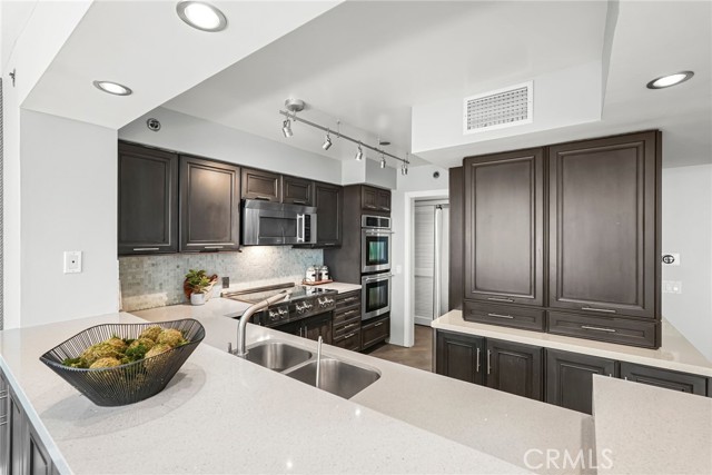 Detail Gallery Image 33 of 66 For 222 Monterey Rd #1203,  Glendale,  CA 91206 - 2 Beds | 2 Baths