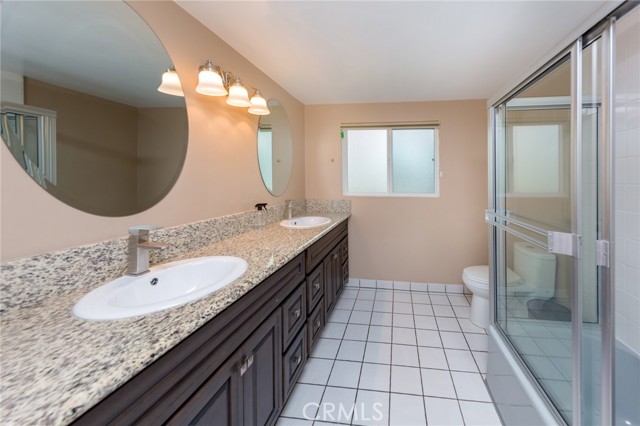 Detail Gallery Image 11 of 17 For 10931 Chimineas Ave, Northridge,  CA 91326 - 3 Beds | 2 Baths