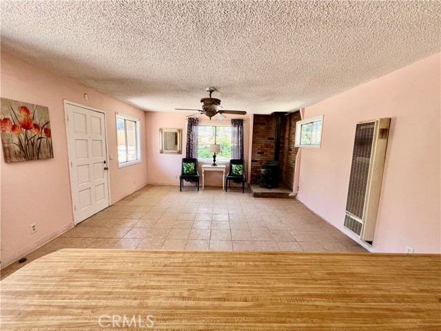 728 Monterey Trail, Frazier Park CA: https://media.crmls.org/medias/291b775f-619d-4d47-a875-f75fd1028309.jpg