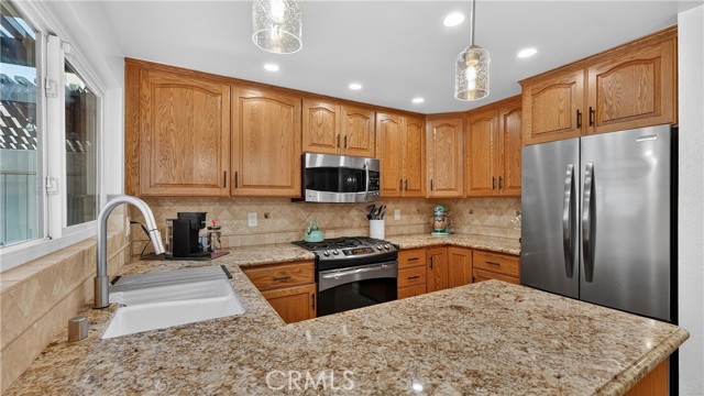 Detail Gallery Image 17 of 46 For 4304 Lincoln Plaza, Cypress,  CA 90630 - 2 Beds | 2/1 Baths