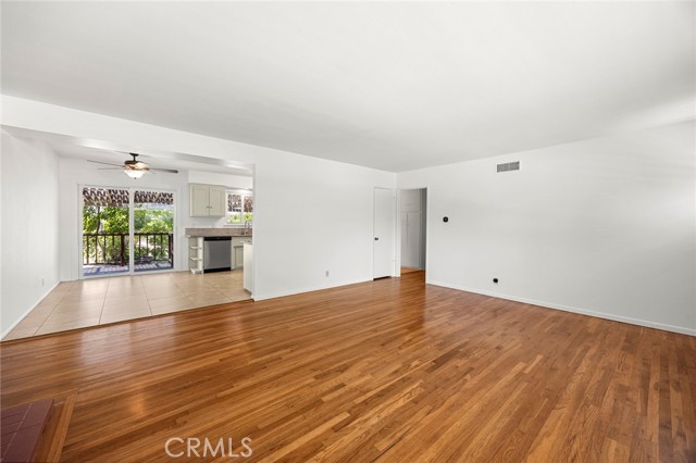 2825 Woodbine Avenue, Fullerton CA: https://media.crmls.org/medias/291c18f6-db09-40ee-bd8b-9e6f1be5dfd5.jpg
