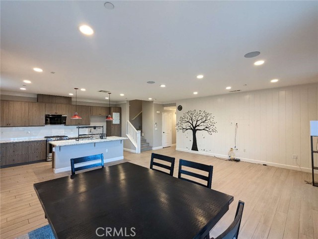 Detail Gallery Image 5 of 14 For 3290 E Yountville Dr #6,  Ontario,  CA 91761 - 3 Beds | 2/1 Baths
