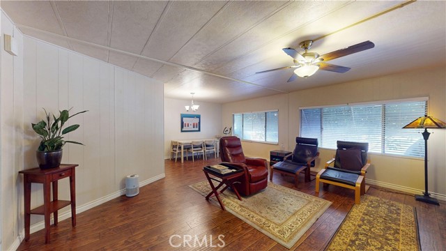 Detail Gallery Image 9 of 31 For 3595 Santa Fe Ave #214,  Long Beach,  CA 90810 - 2 Beds | 2 Baths