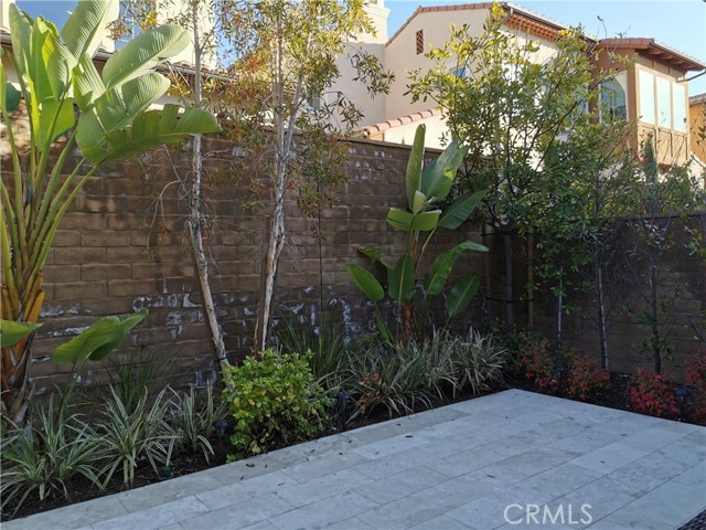 16 Branding Iron, Irvine CA: https://media.crmls.org/medias/291d890f-30e5-4fe7-9ab7-e869f3f6db92.jpg