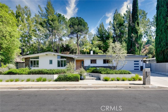 4676 Arriba Drive, Tarzana CA: https://media.crmls.org/medias/291d9ac2-294b-4b7c-8310-09b2226b3f7e.jpg