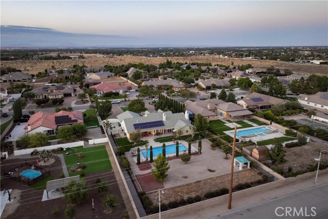 Detail Gallery Image 8 of 75 For 2608 Desert Rose Dr, Lancaster,  CA 93536 - 4 Beds | 4 Baths