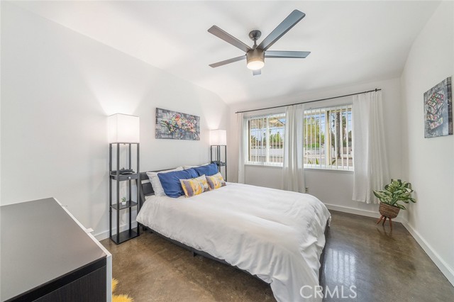 Detail Gallery Image 8 of 15 For 22349 Vanowen, Canoga Park,  CA 91303 - 3 Beds | 2 Baths