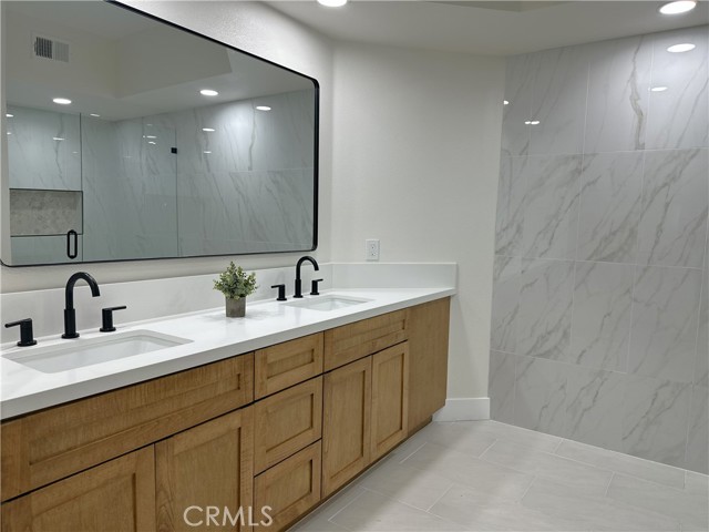 Detail Gallery Image 10 of 12 For 280 Vista Royale Cir, Palm Desert,  CA 92211 - 2 Beds | 2 Baths