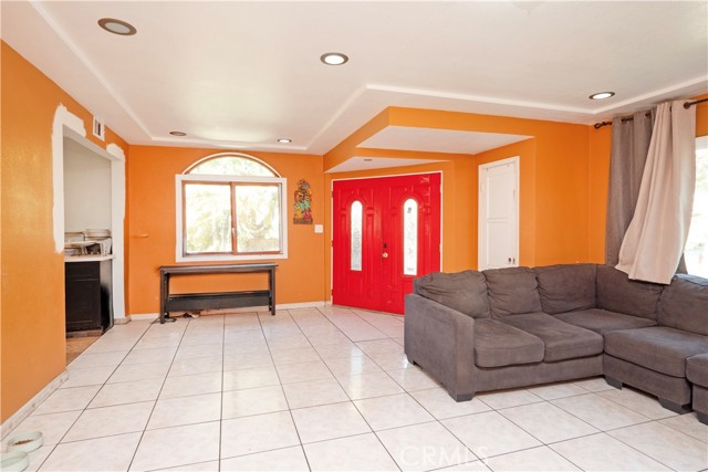 Detail Gallery Image 12 of 34 For 2422 N Forest, Santa Ana,  CA 92706 - 4 Beds | 1 Baths