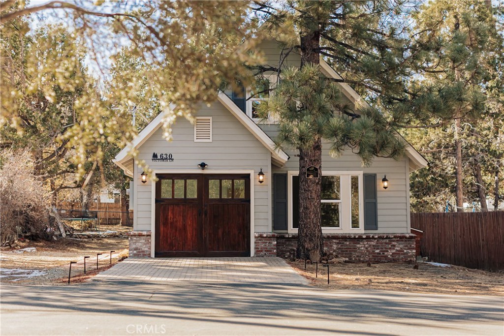 630 Victoria Lane
