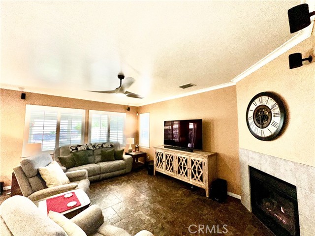 Detail Gallery Image 7 of 30 For 35579 Country Creek Dr, Yucaipa,  CA 92399 - 4 Beds | 2 Baths
