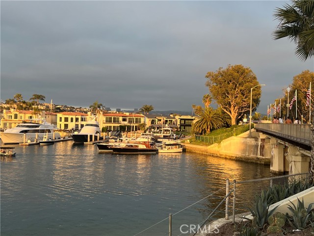 Detail Gallery Image 55 of 61 For 106 via Cordova, Newport Beach,  CA 92663 - 2 Beds | 2 Baths