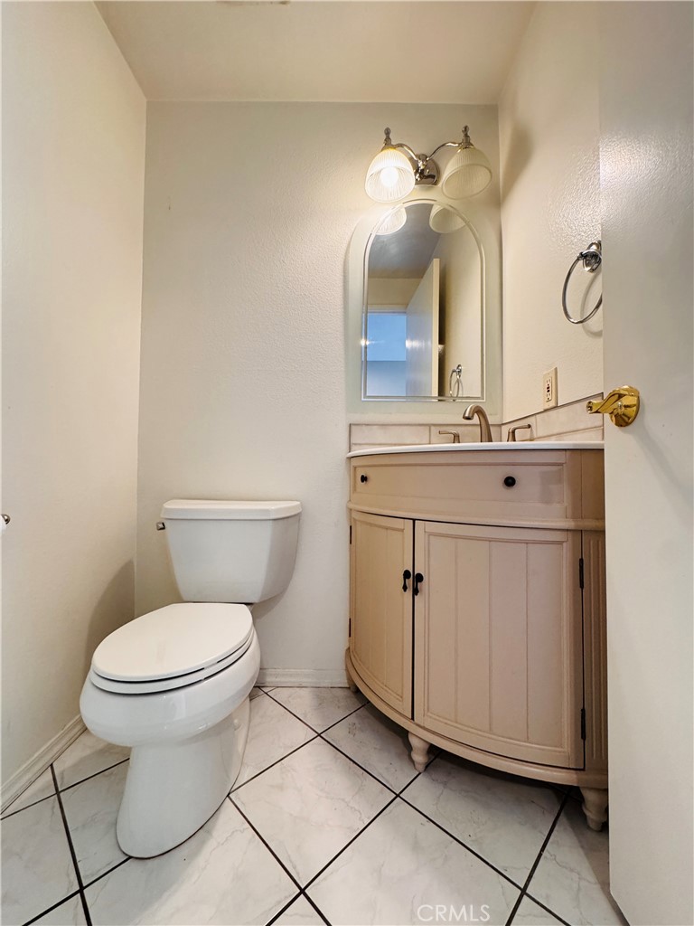 https://media.crmls.org/medias/2920ca97-54f4-4fb9-91ce-0c9075936586.jpg?preset=X-Large