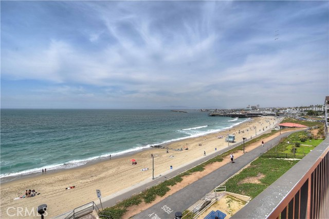 531 Esplanade, Redondo Beach, California 90277, 2 Bedrooms Bedrooms, ,2 BathroomsBathrooms,Residential,Sold,Esplanade,PV17077678
