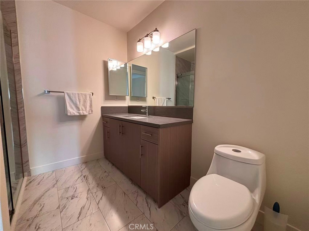 https://media.crmls.org/medias/29228063-a6e4-4445-a86e-de2c7b23d15e.jpg?preset=X-Large