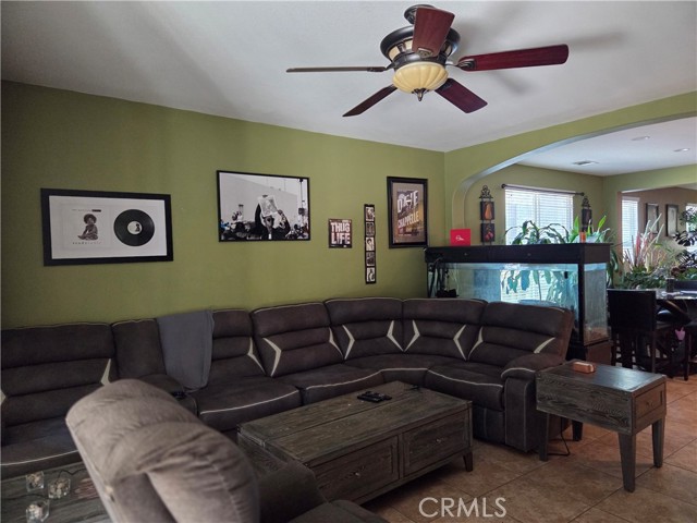 12333 Andrea Drive, Victorville CA: https://media.crmls.org/medias/2922aef0-eef0-49a2-831f-a6d0bc75af56.jpg