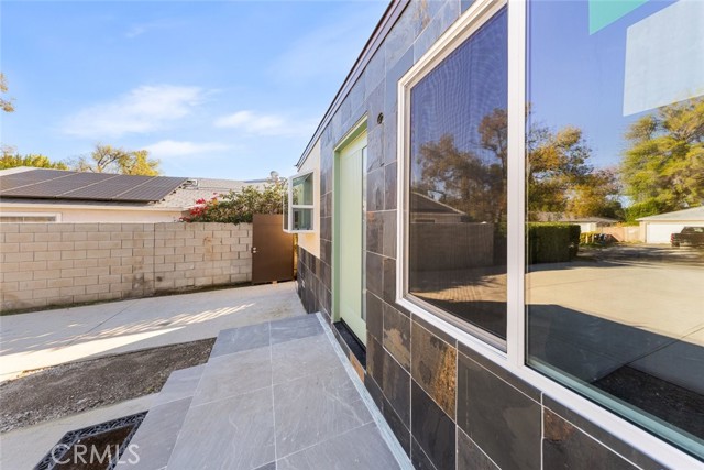 Detail Gallery Image 37 of 50 For 18748 Collins St, Tarzana,  CA 91356 - 4 Beds | 3 Baths