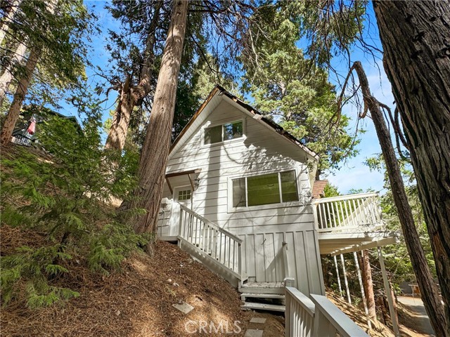 Detail Gallery Image 8 of 33 For 354 Hillside Rd, Lake Arrowhead,  CA 92352 - 2 Beds | 1 Baths