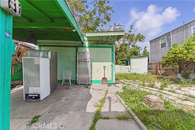 5823 Madden Avenue, Los Angeles CA: https://media.crmls.org/medias/2924a917-f374-49da-82aa-dfa4841bc142.jpg