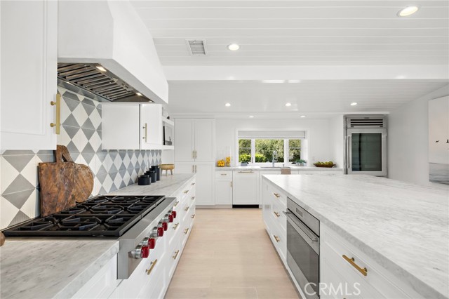 Detail Gallery Image 11 of 40 For 1924 Beryl Ln, Newport Beach,  CA 92660 - 4 Beds | 3/1 Baths