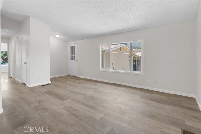 9984 Wrangler Way, Corona CA: https://media.crmls.org/medias/29255bf5-ab3c-42af-acde-a5aca6937741.jpg