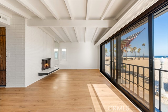 1510 W Oceanfront, Newport Beach CA: https://media.crmls.org/medias/292699bf-57fa-46c3-ab63-76eadbafcccf.jpg