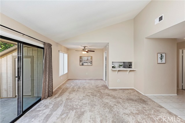 Detail Gallery Image 4 of 27 For 600 Central Ave #316,  Riverside,  CA 92507 - 1 Beds | 1 Baths