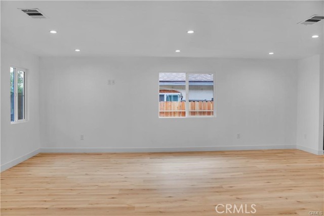 6513 San Miguel Street, Paramount CA: https://media.crmls.org/medias/29276eaf-0104-40c1-83ea-dc3544001461.jpg