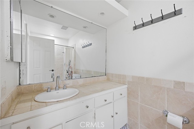 7202 Marina Pacifica S, Long Beach CA: https://media.crmls.org/medias/292796ff-f174-403c-8aaa-b7ab33912e8e.jpg