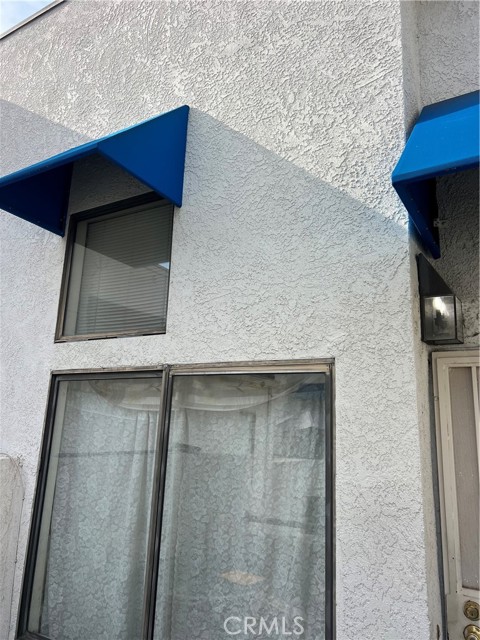 Detail Gallery Image 5 of 21 For 304 Park Shadow Ct, Baldwin Park,  CA 91706 - 2 Beds | 2 Baths