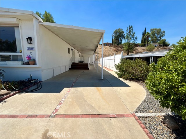 22895 Skylink Drive, Canyon Lake CA: https://media.crmls.org/medias/2928eb90-8972-4b4e-ab71-cb24f5e905c2.jpg