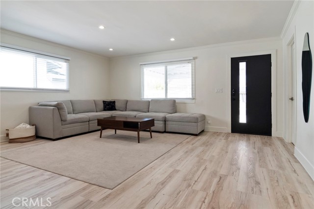 Detail Gallery Image 6 of 43 For 24136 Kittridge, West Hills,  CA 91307 - 5 Beds | 4/1 Baths