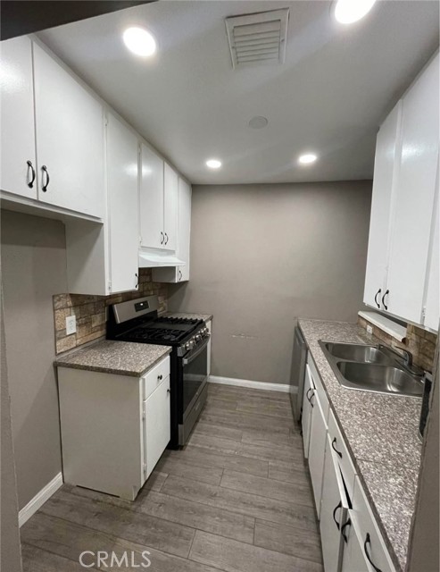 Detail Gallery Image 2 of 11 For 21000 Parthenia St #19,  Canoga Park,  CA 91304 - 1 Beds | 1 Baths