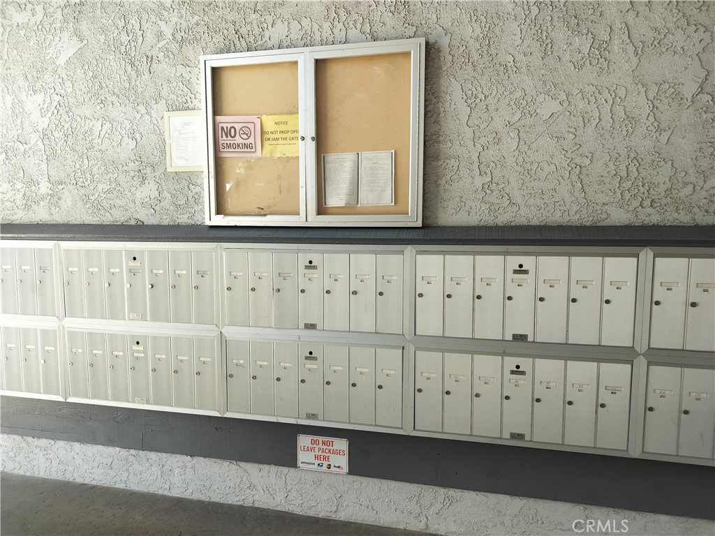 https://media.crmls.org/medias/2929dfe4-c7a3-42b4-8668-f4407efd3382.jpg?preset=X-Large