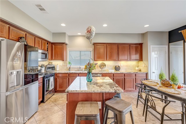 Detail Gallery Image 18 of 37 For 12936 Presidio, Victorville,  CA 92394 - 3 Beds | 2 Baths