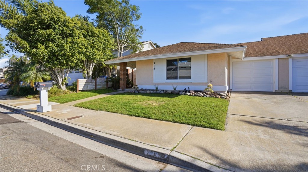 913 Woodlake Drive - photo 2