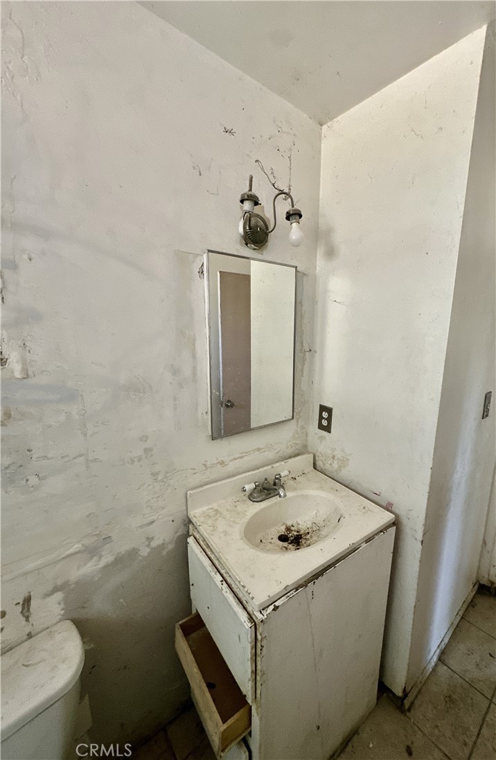 https://media.crmls.org/medias/292a7770-0ebe-4498-83ea-127d101752d0.jpg?preset=X-Large