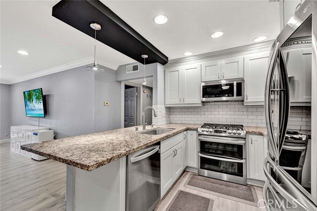 6600 Warner Avenue, Huntington Beach CA: https://media.crmls.org/medias/292ad55d-9dd4-411d-b209-0ef088449810.jpg