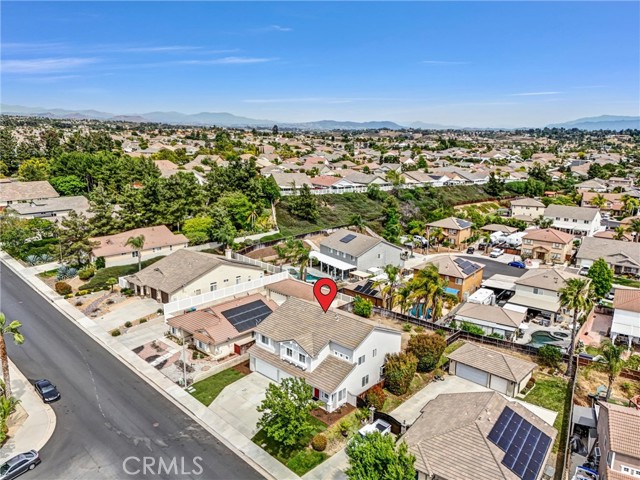 27258 Sierra Madre Drive, Murrieta CA: https://media.crmls.org/medias/292ae671-db48-4587-80ed-9d2019cf371f.jpg