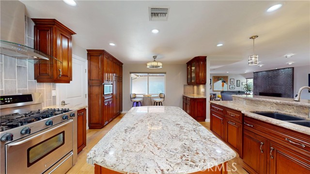 524 S Rancho Simi Drive, Covina CA: https://media.crmls.org/medias/292aff75-8096-4031-a960-3e0686d6e550.jpg